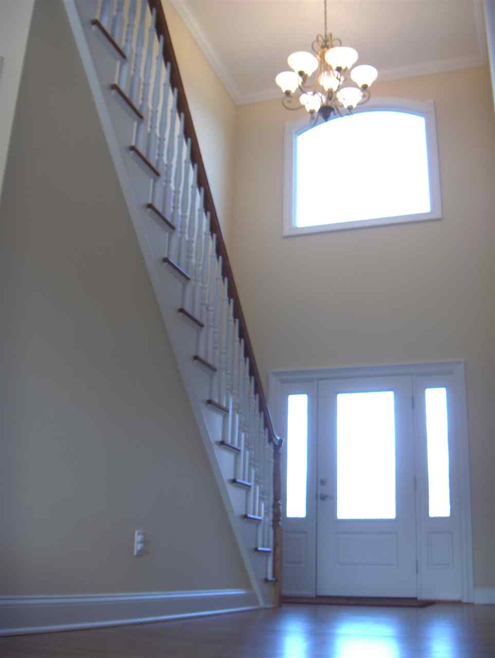 resized-2349823-Foyer 2.JPG